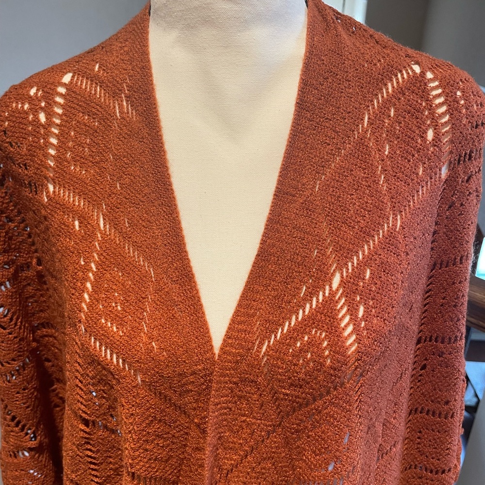 Crocheted Ruana, One size fits all - Picture 6 of 6